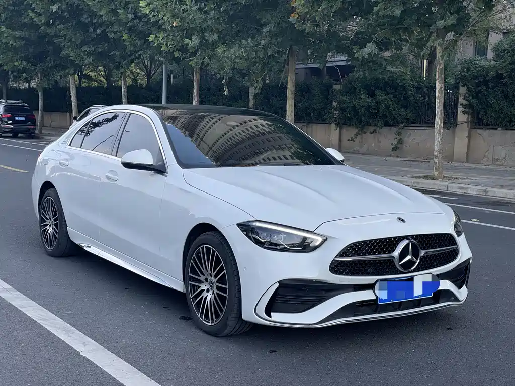 Mercedes-Benz C-Class — миниатюра 3