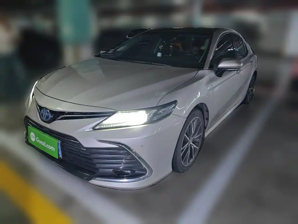Toyota Camry — миниатюра 2