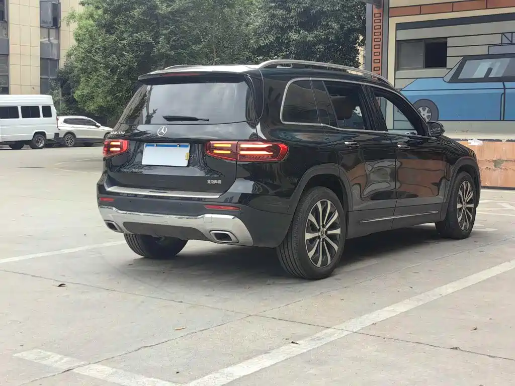 Mercedes-Benz GLB — миниатюра 19