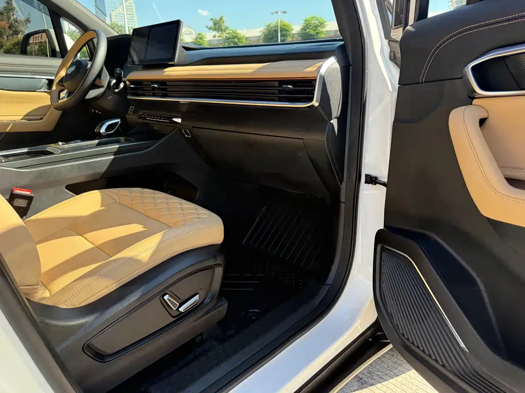 Geely Haoyue L — миниатюра 16