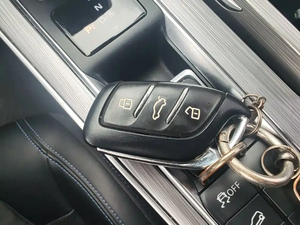 Roewe RX5 — миниатюра 9