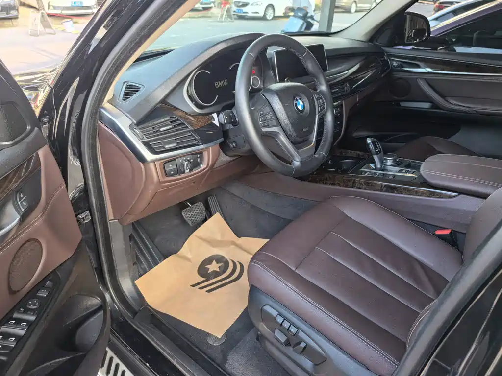 BMW X5 (Import) — миниатюра 6