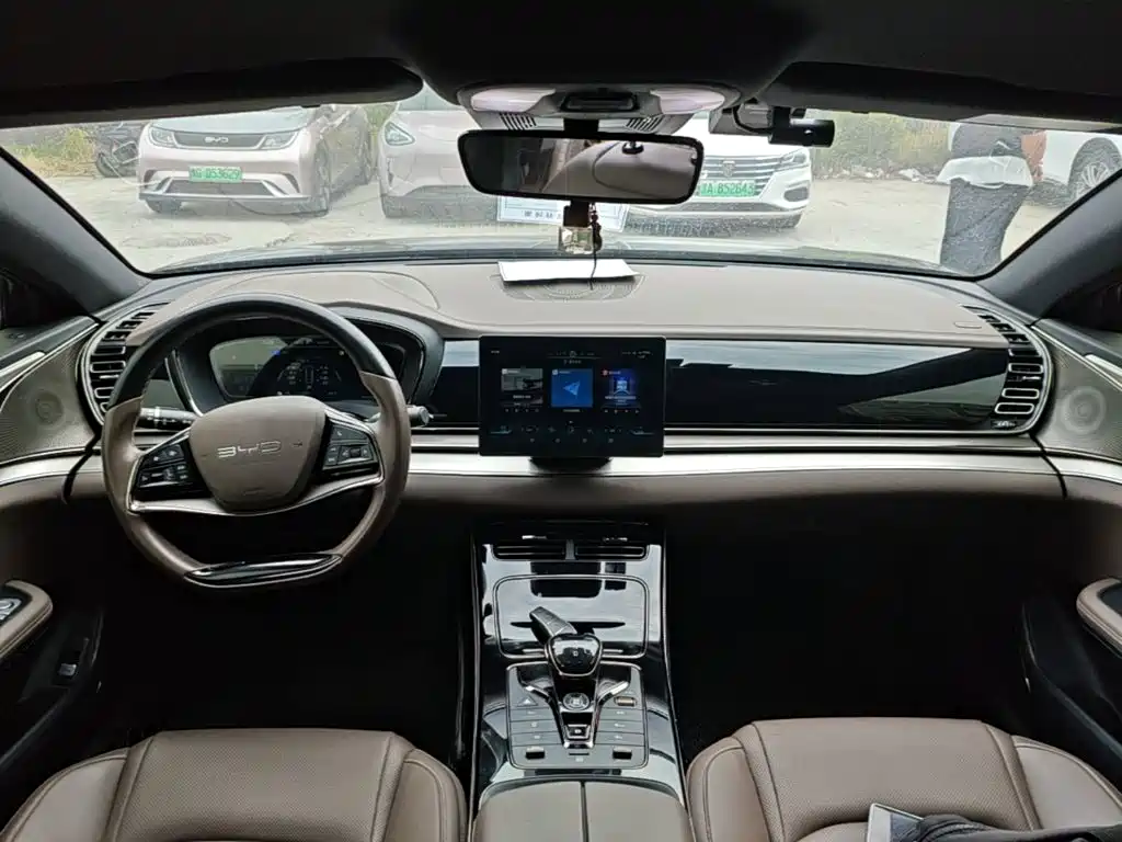 BYD e9 — миниатюра 10
