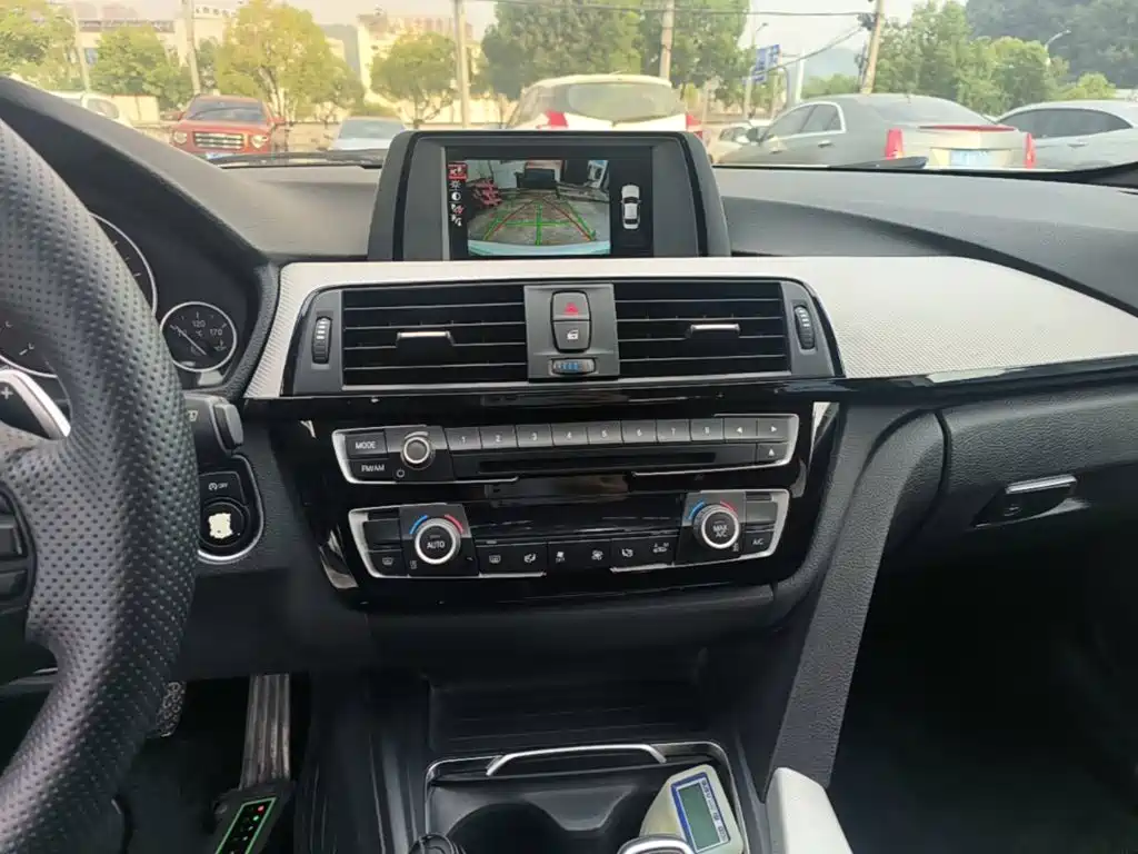 BMW 3 Series — миниатюра 13
