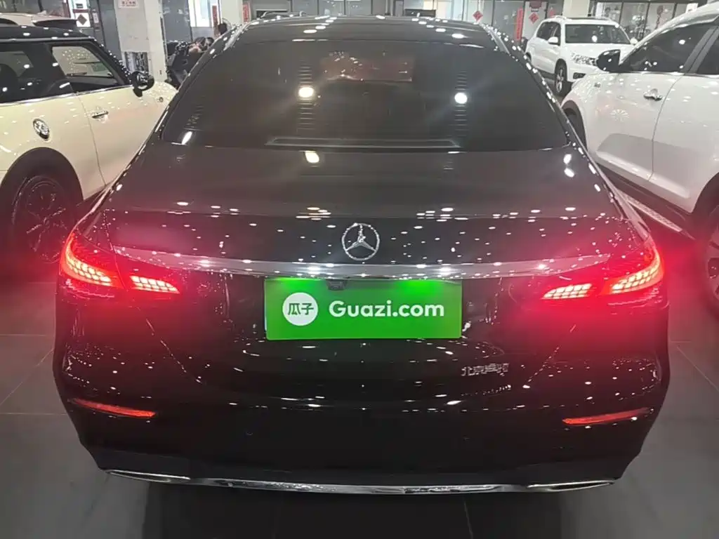 Mercedes-Benz E-Class — миниатюра 6