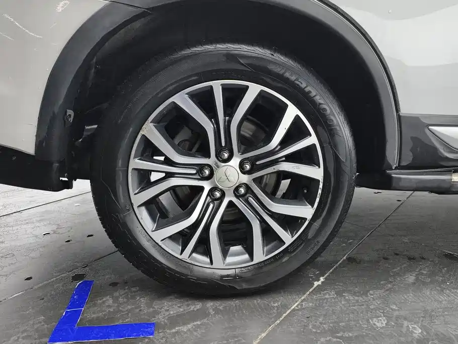 Mitsubishi Outlander — миниатюра 6