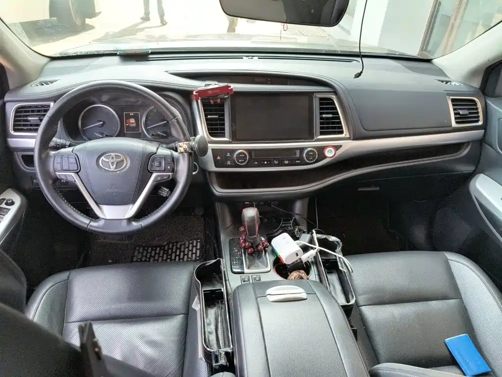 Toyota Highlander — миниатюра 10