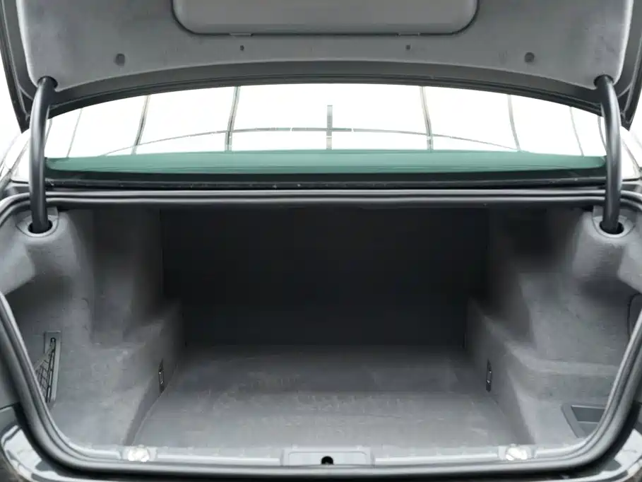 BMW 7 Series — миниатюра 33