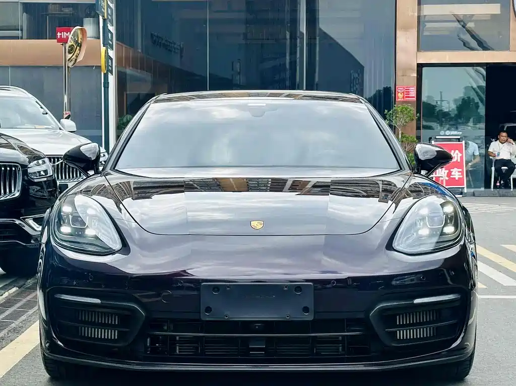 PORSCHE PANAMERA