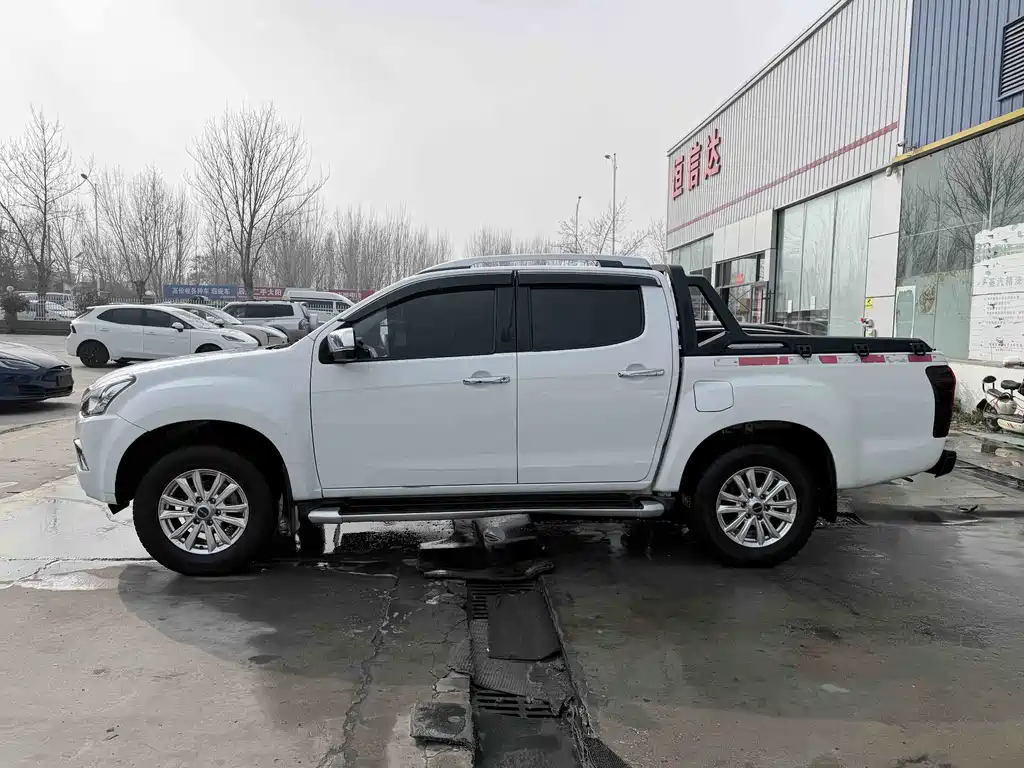 ISUZU D MAX