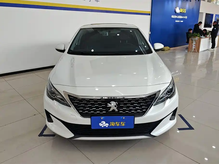 PEUGEOT 408