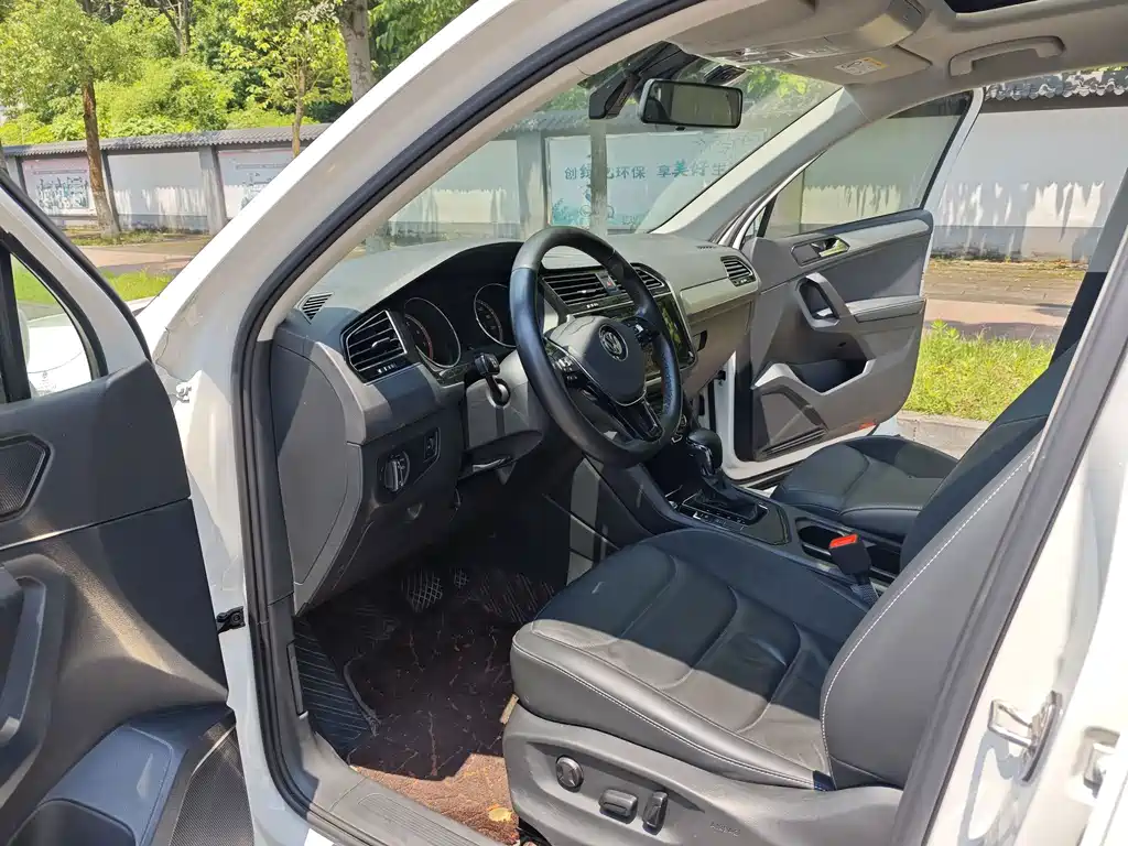 Volkswagen Tiguan L — миниатюра 7
