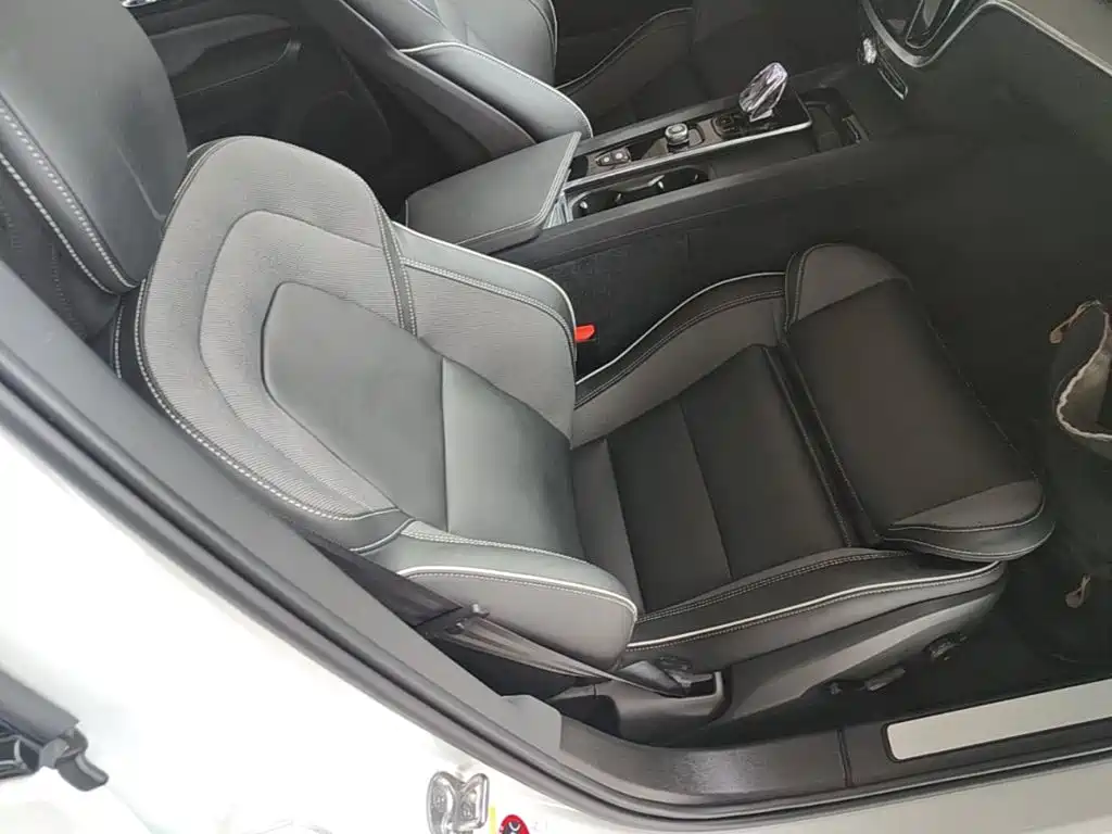 Volvo S60 — миниатюра 25