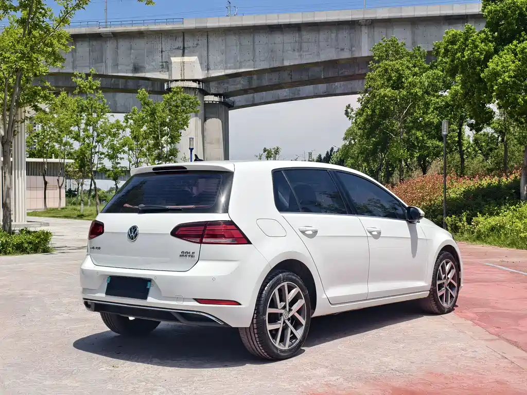 Volkswagen Golf 2020 200TSI DSG Comfort