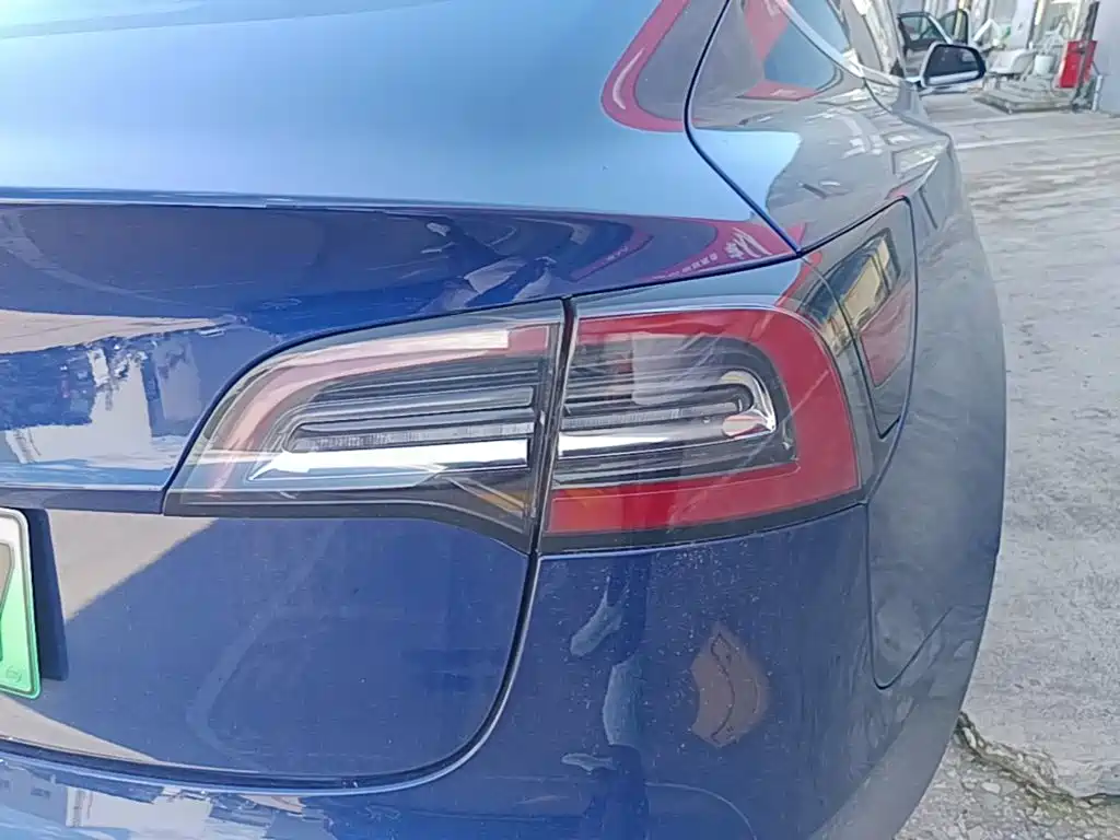 Tesla Model 3 — миниатюра 8
