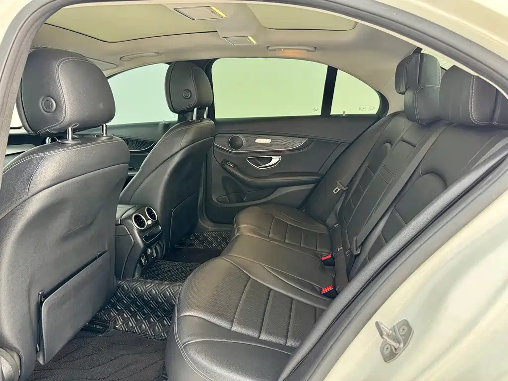 Mercedes-Benz C-Class — миниатюра 8