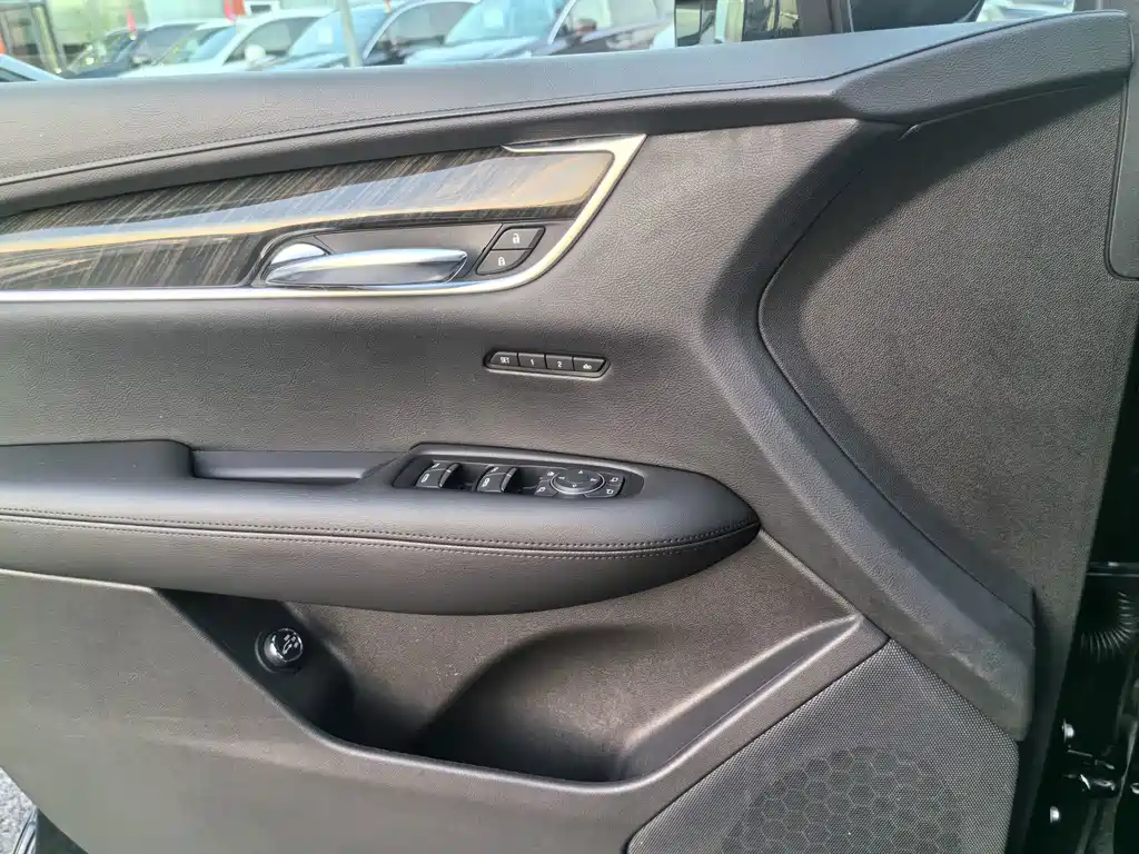 Cadillac XT5 — миниатюра 13