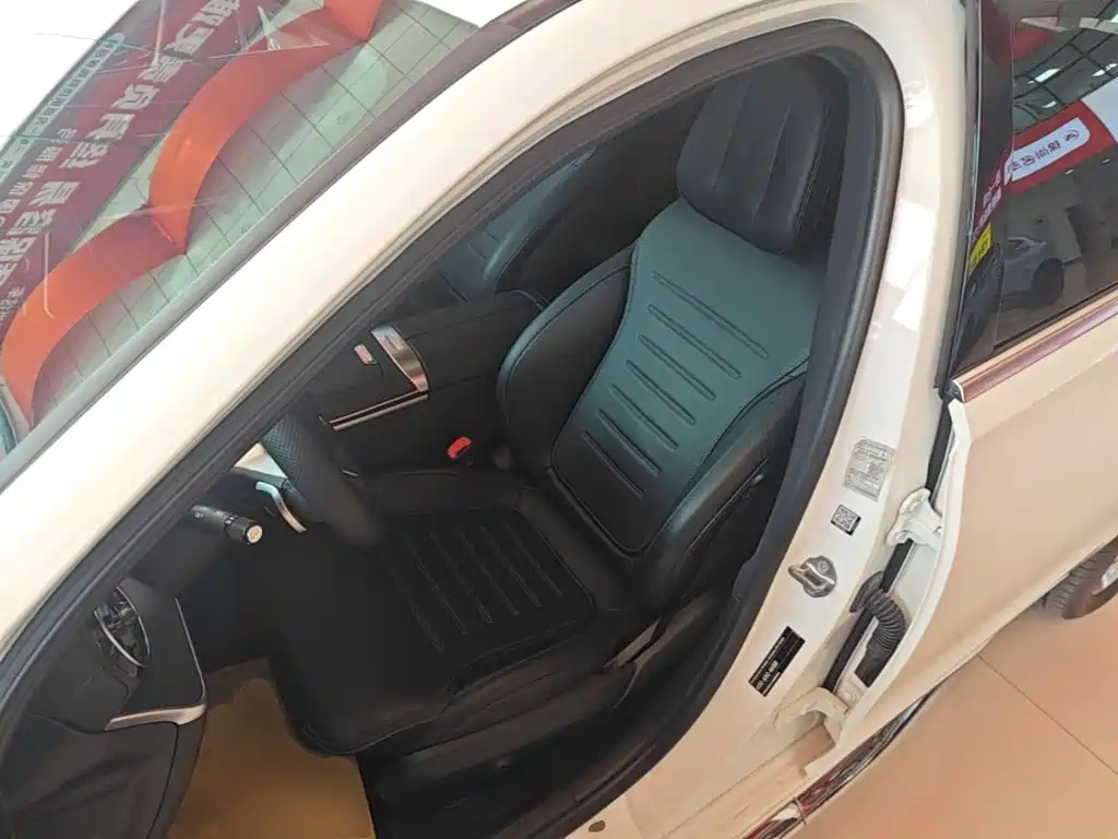 Mercedes-Benz C-Class — миниатюра 15