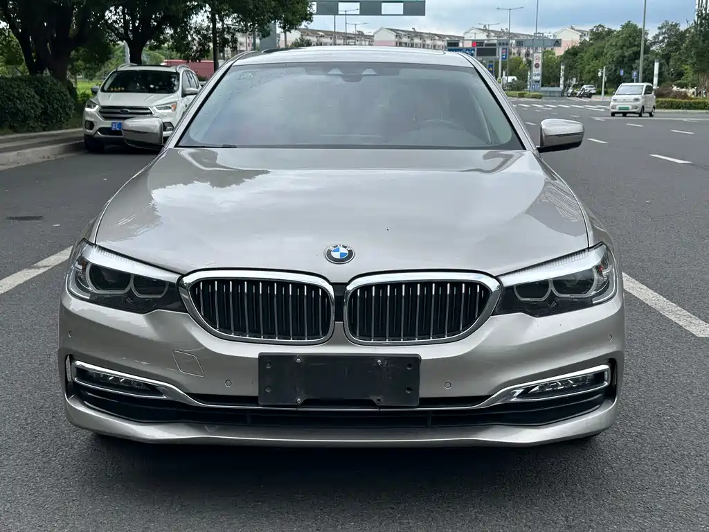 BMW 5 Series New Energy — миниатюра 2