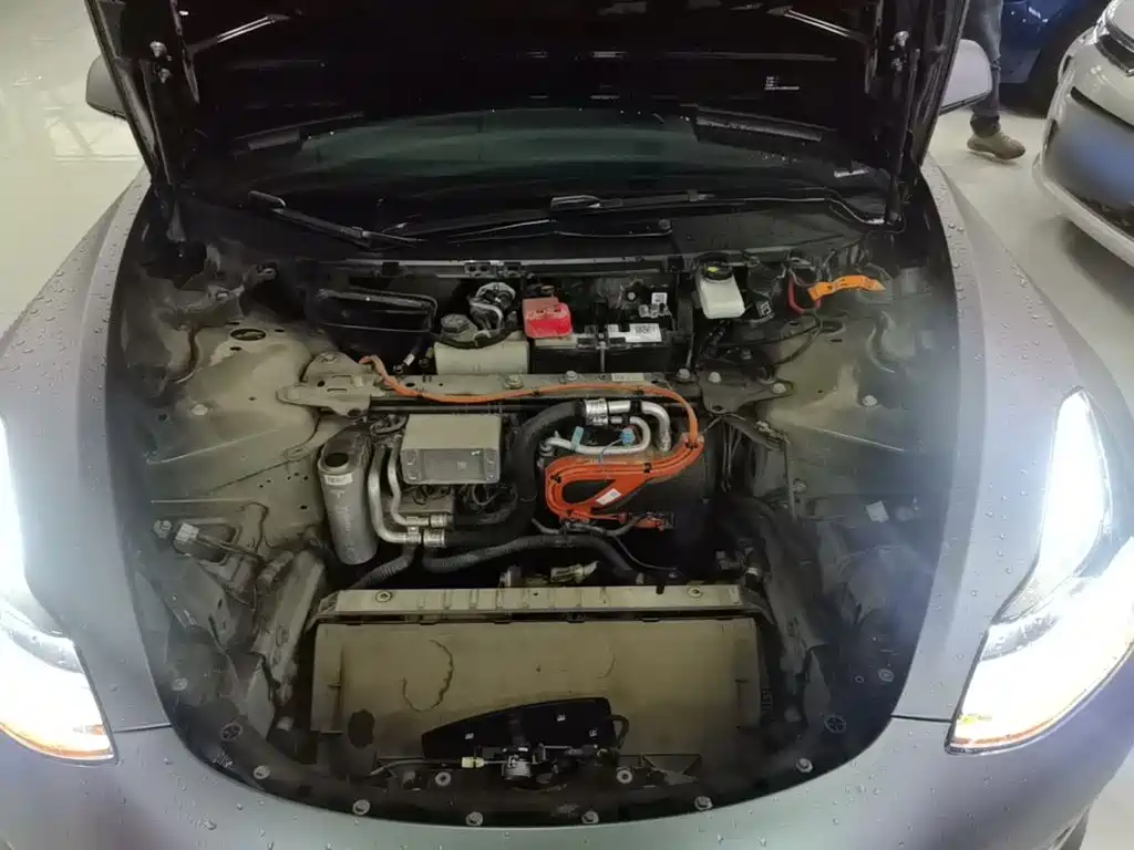 Tesla Model 3 — миниатюра 20