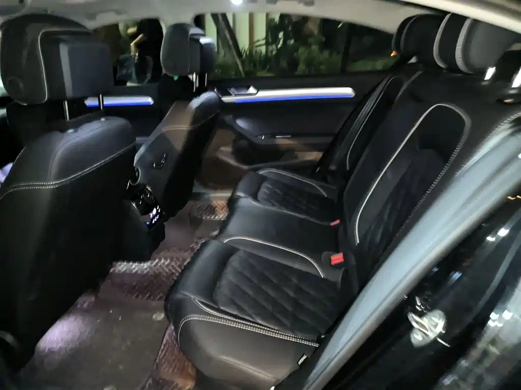 Volkswagen Magotan PHEV — миниатюра 18