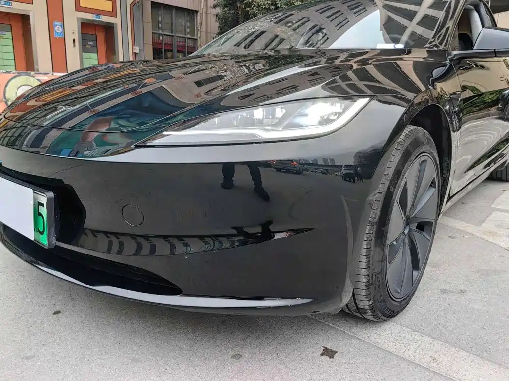 Tesla Model 3 — миниатюра 4