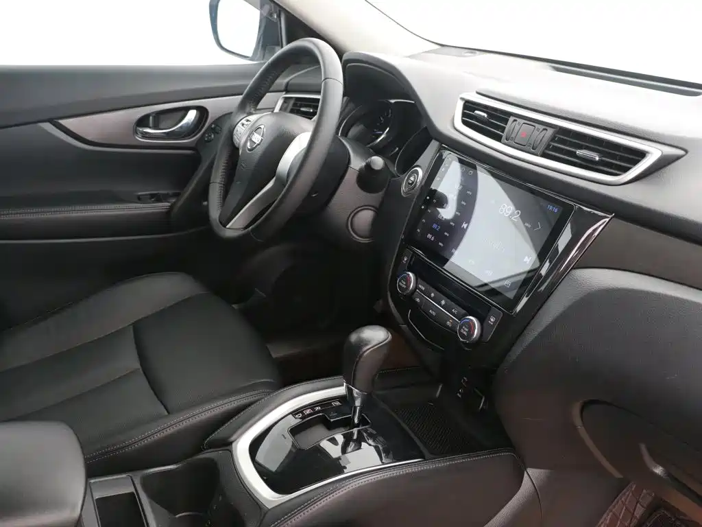 Nissan X-Trail — миниатюра 17