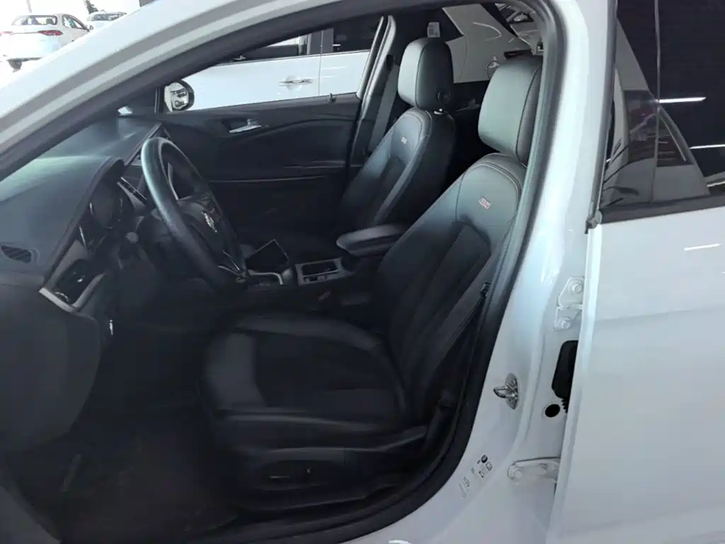Buick Verano — миниатюра 15