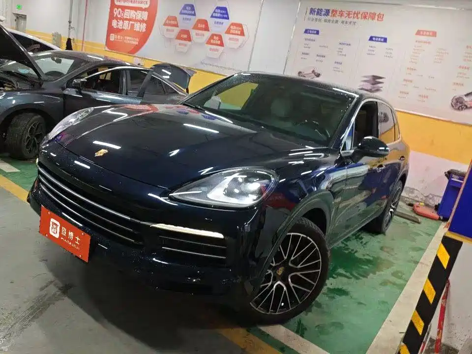 Porsche Cayenne 2021