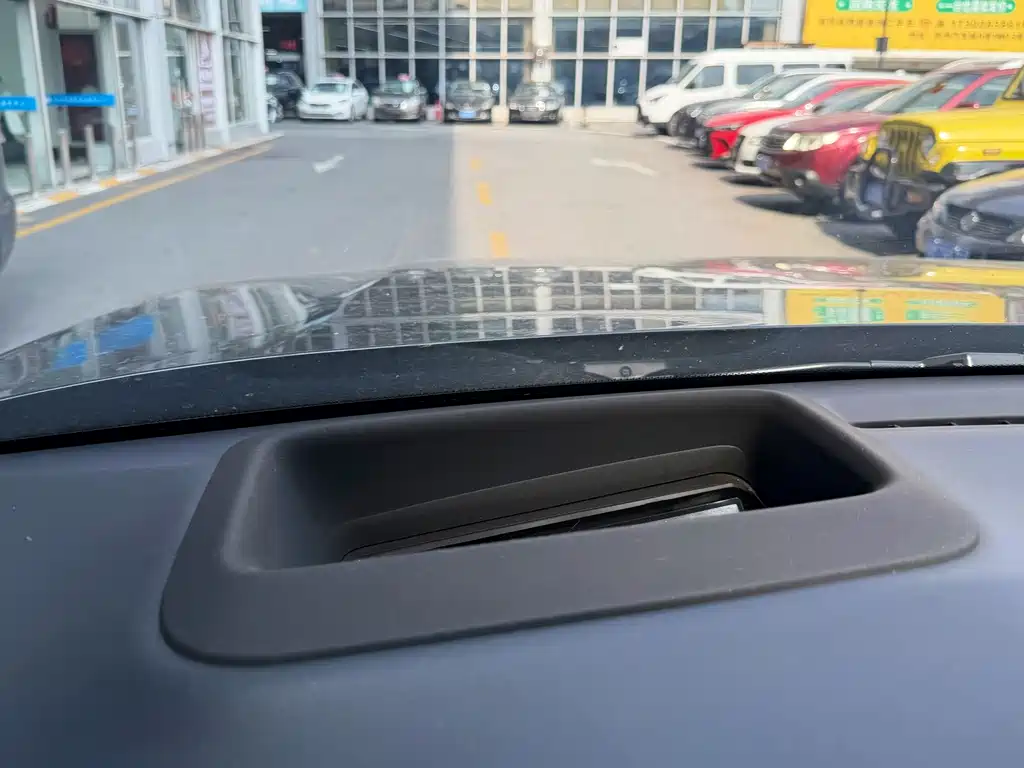 Li Auto Li L8 — миниатюра 19