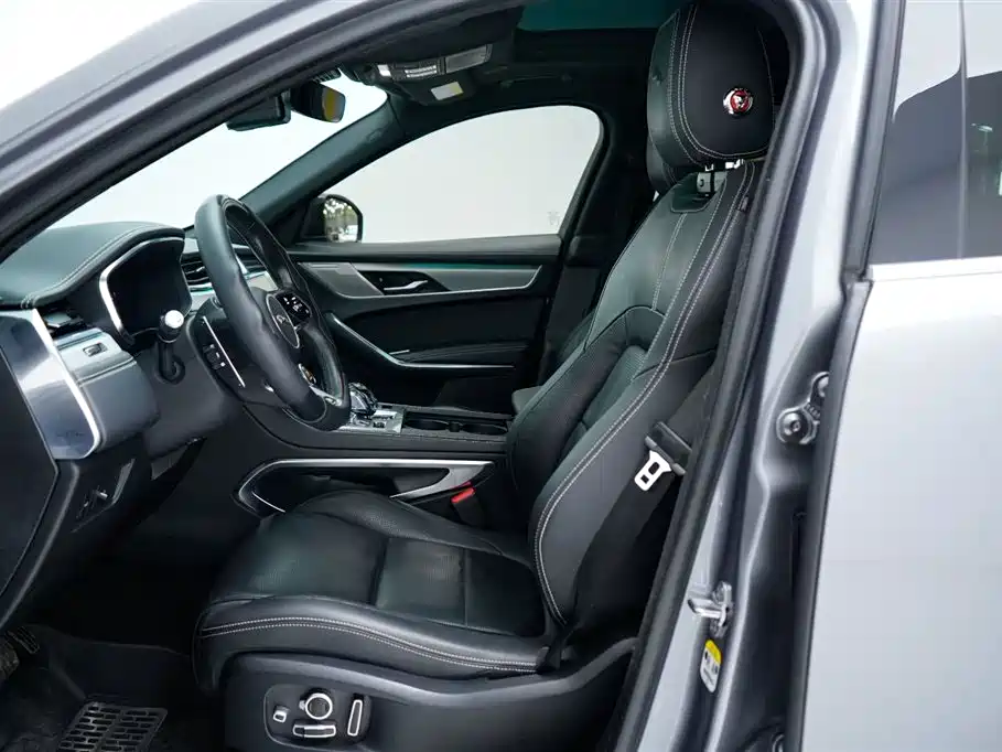 Jaguar F-Pace 2021 250PS R-Dynamic SE