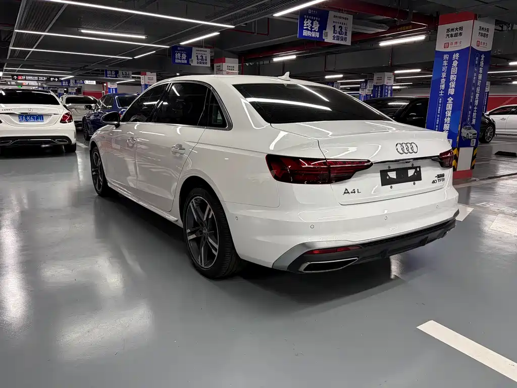 Audi A4L 2019 40 TFSI Fashion V