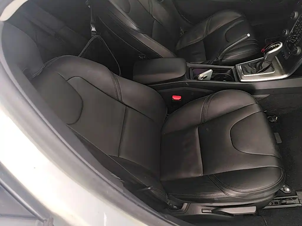 Volvo V40 — миниатюра 25