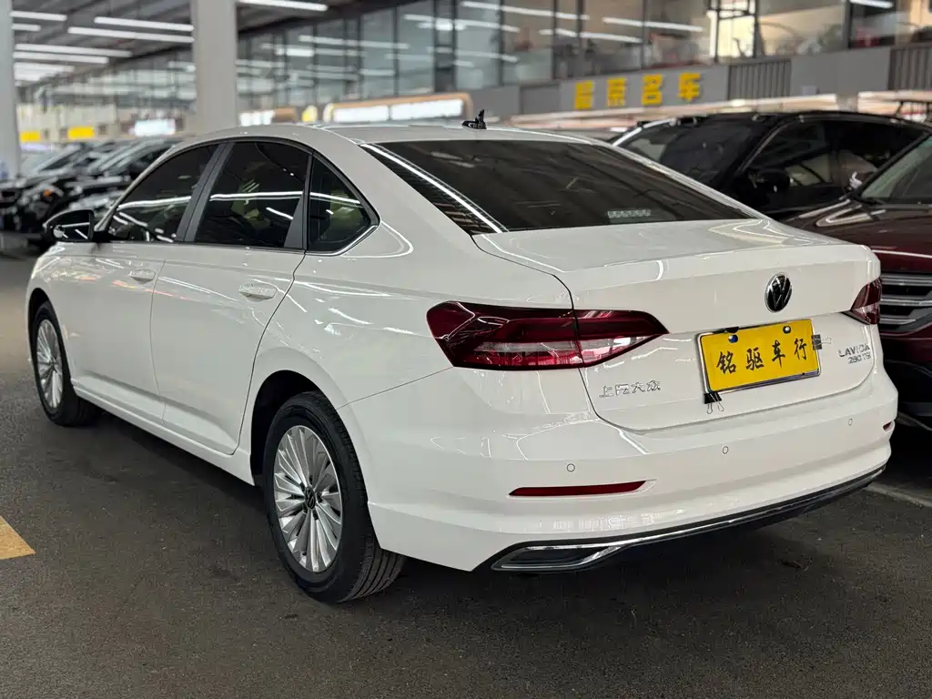 Volkswagen Lavida — миниатюра 4