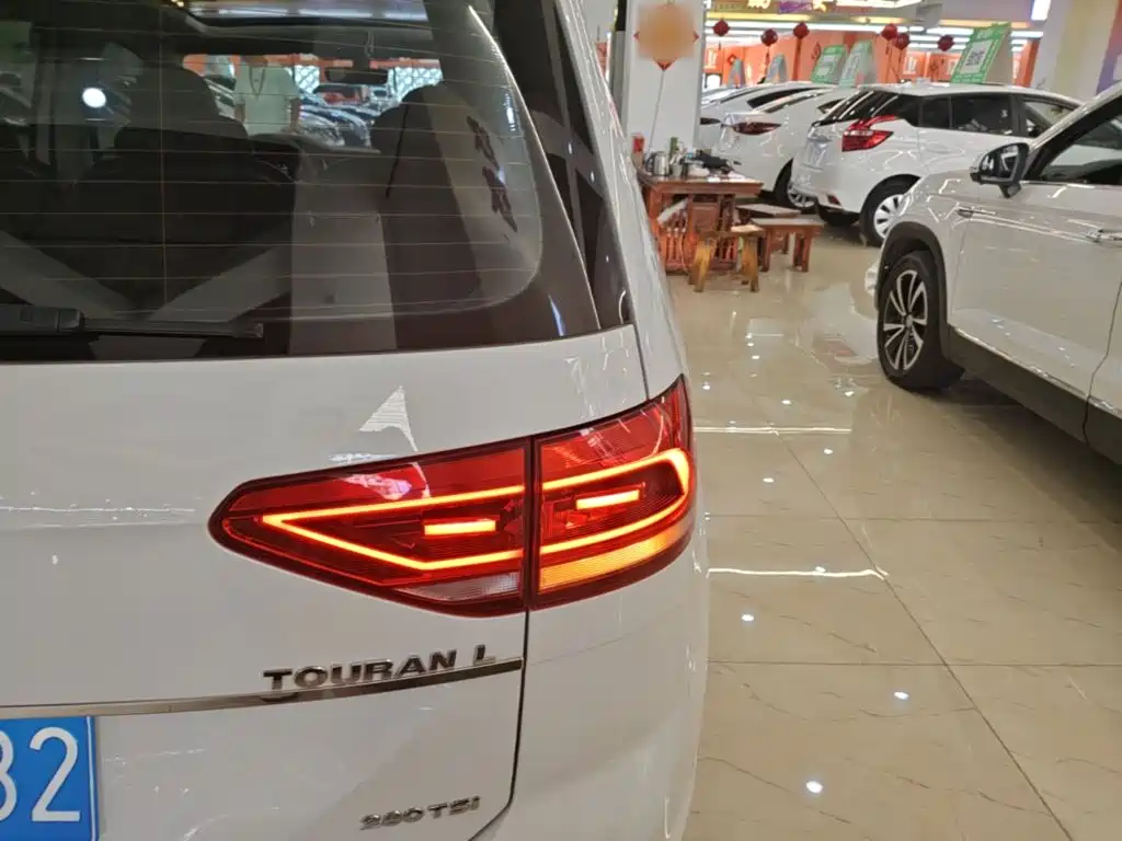 Volkswagen Touran — миниатюра 8