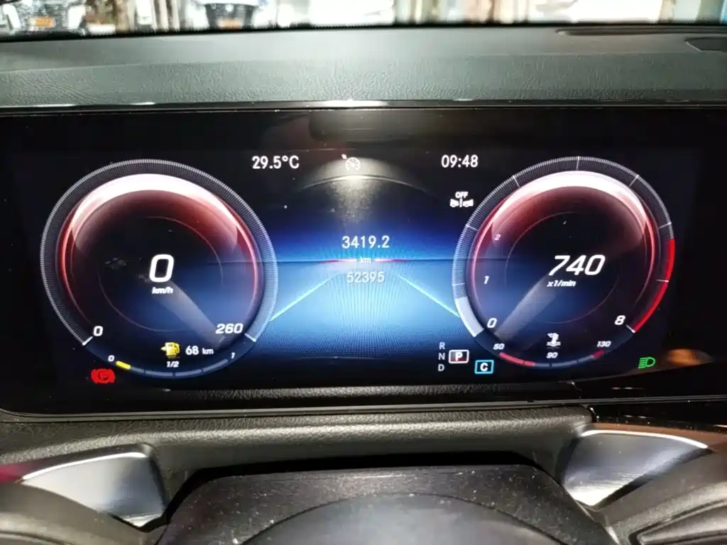 Mercedes-Benz GLB — миниатюра 12