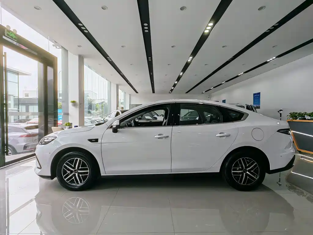 BYD Seal 05 DM-i — миниатюра 6