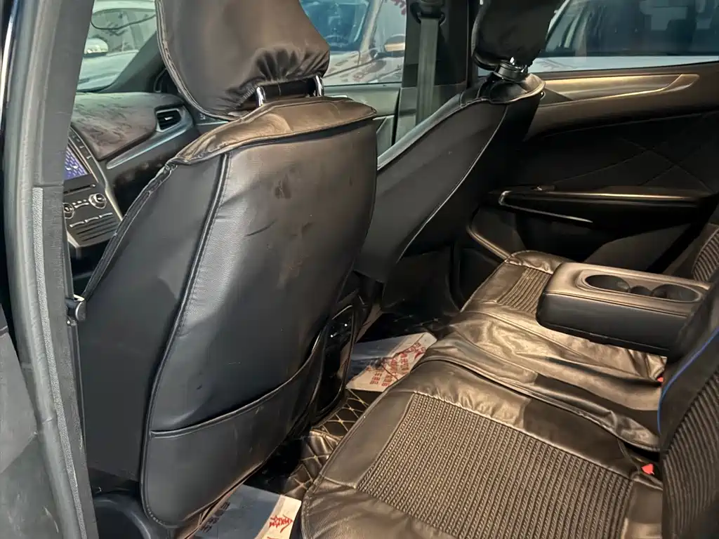 Lincoln MKC — миниатюра 7