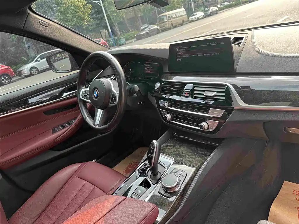 BMW 5 Series — миниатюра 21