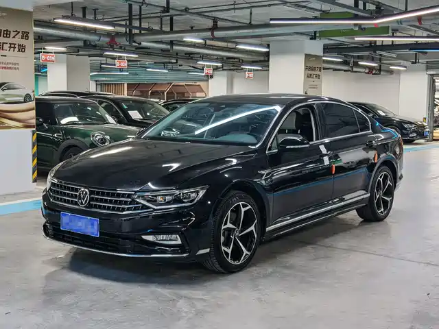 VOLKSWAGEN MAGOTAN 2023