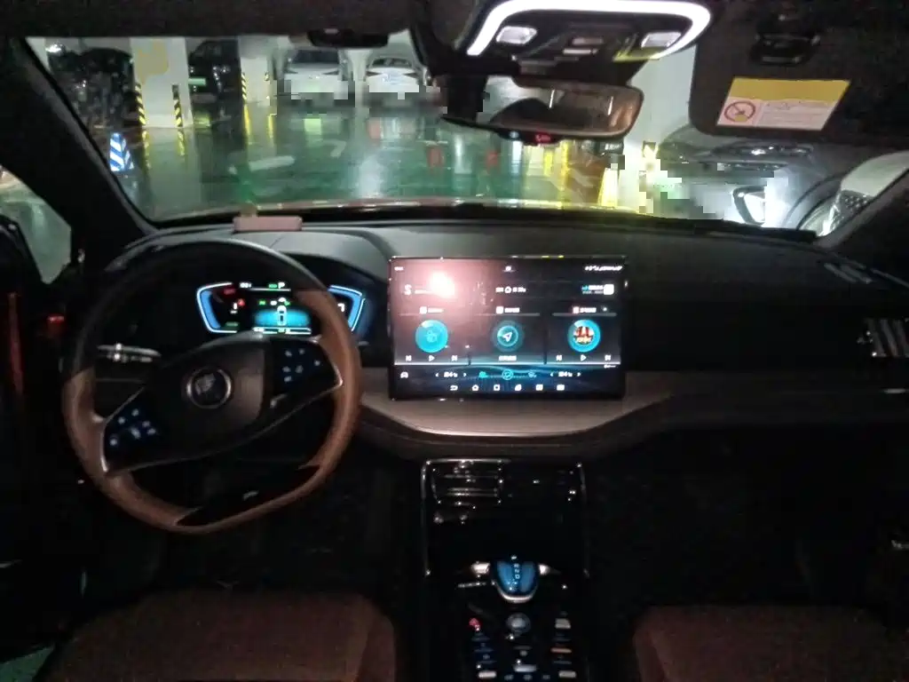 BYD Tang New Energy — миниатюра 10