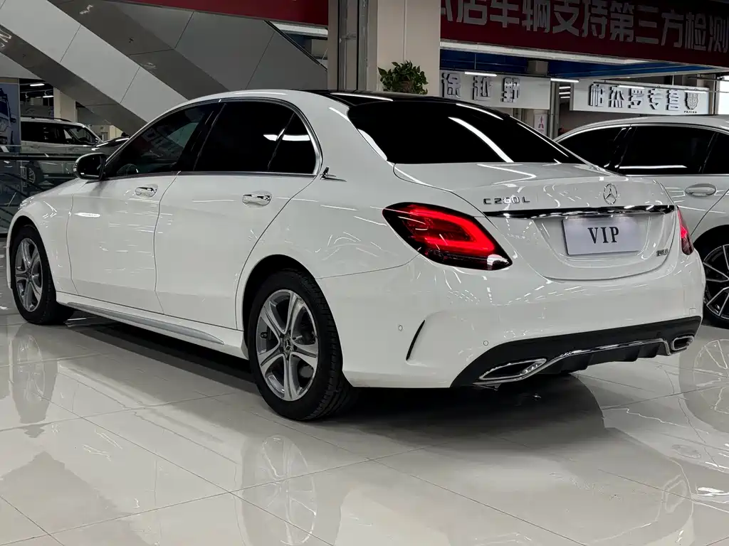 Mercedes-Benz C-Class — миниатюра 5