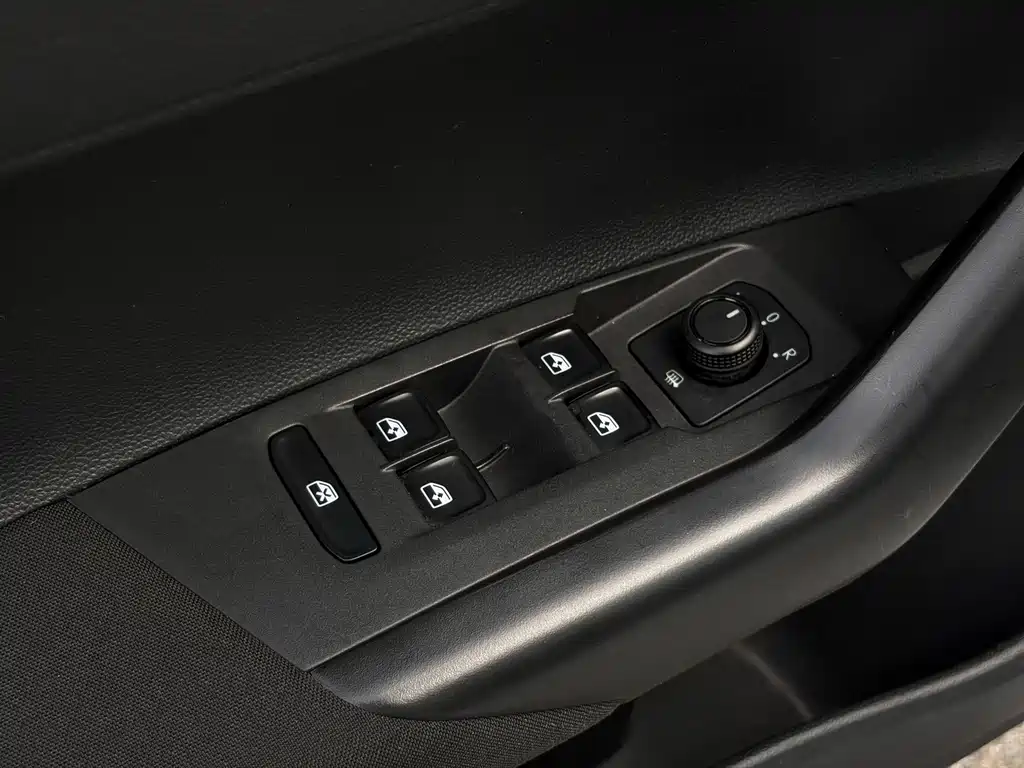 Volkswagen Polo — миниатюра 18