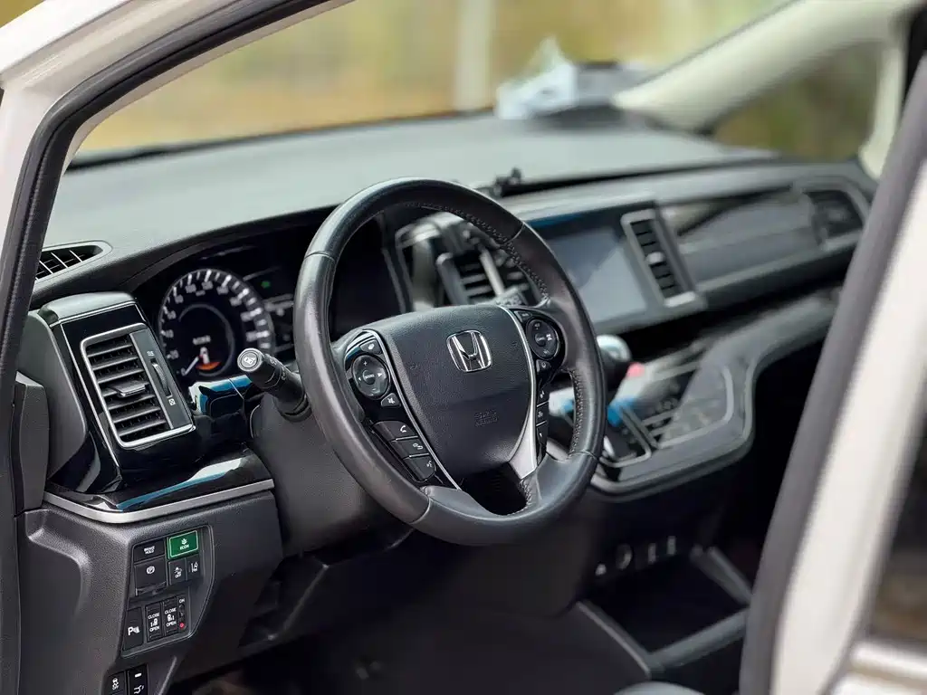 Honda Elysion — миниатюра 6