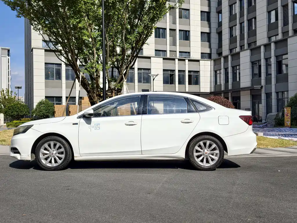 Roewe i6 Classic — миниатюра 2