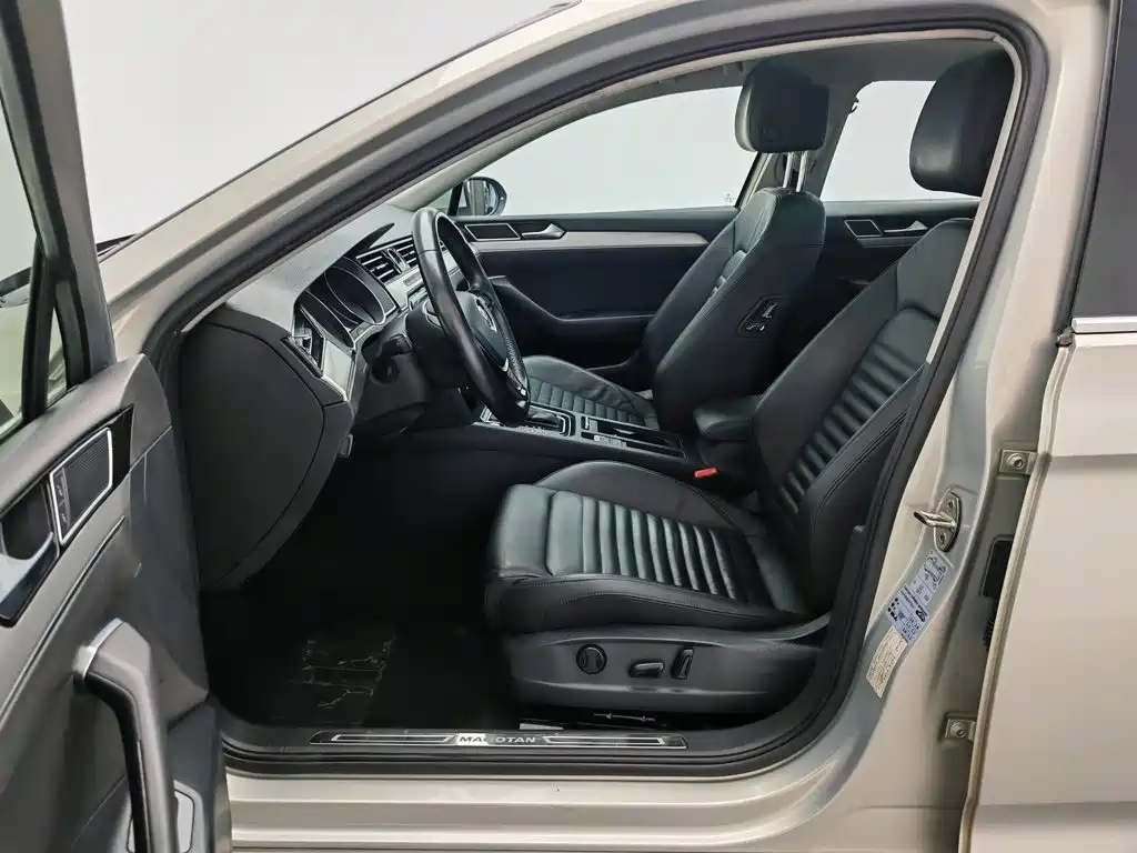 Volkswagen Magotan 2018 330TSI DSG Lead