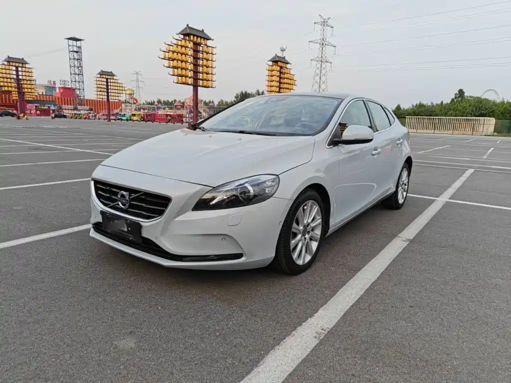 Volvo V40 — миниатюра 2