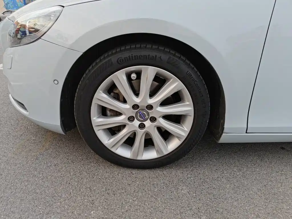 Volvo V40 — миниатюра 25