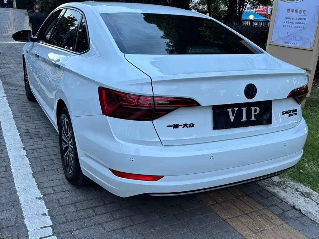 Volkswagen Sagitar 2019 200TSI MT Comfort VI