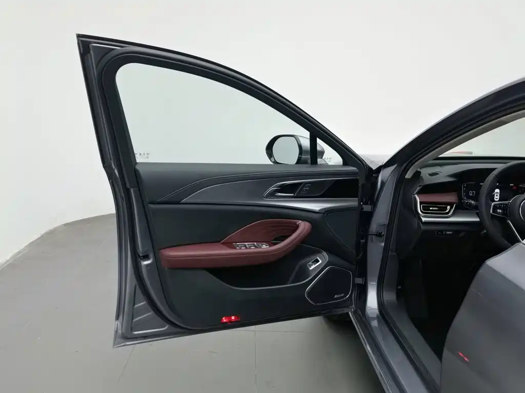 Hongqi Hongqi H5 — миниатюра 8